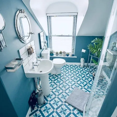 Modern Penthouse In Town * Cobh