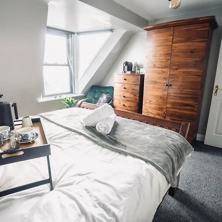 Modern Penthouse In Town 科芙