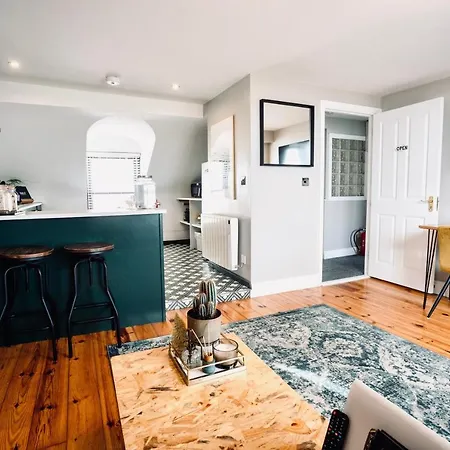 Modern Penthouse In Town